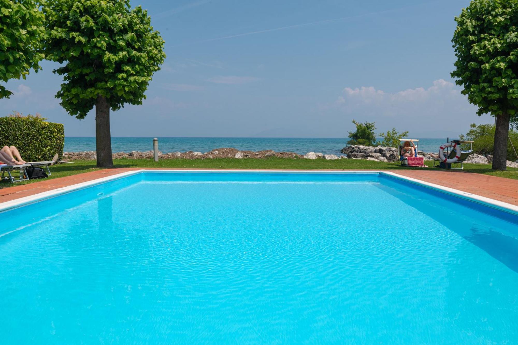Incantevole Location Fronte Lago Sirmione Eksteriør bilde