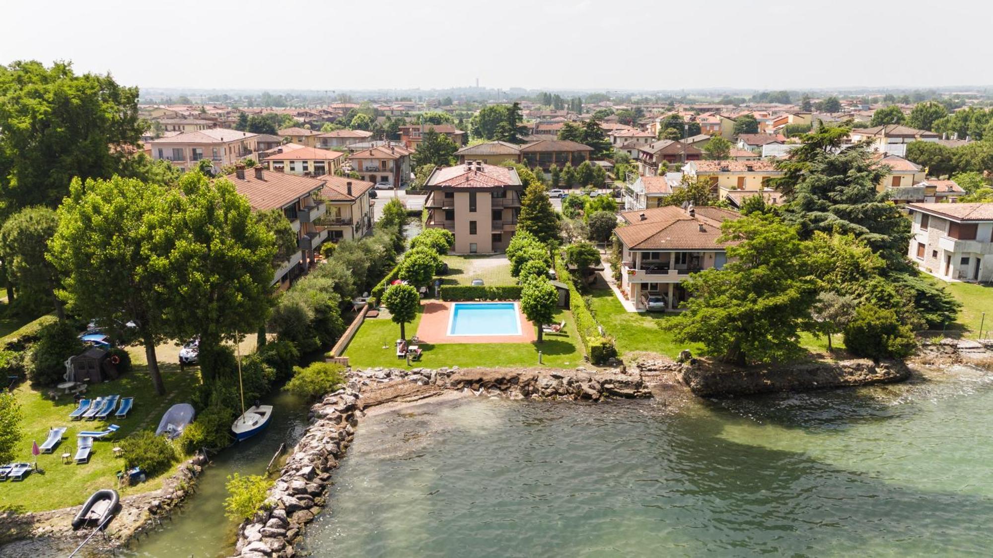 Incantevole Location Fronte Lago Sirmione Eksteriør bilde